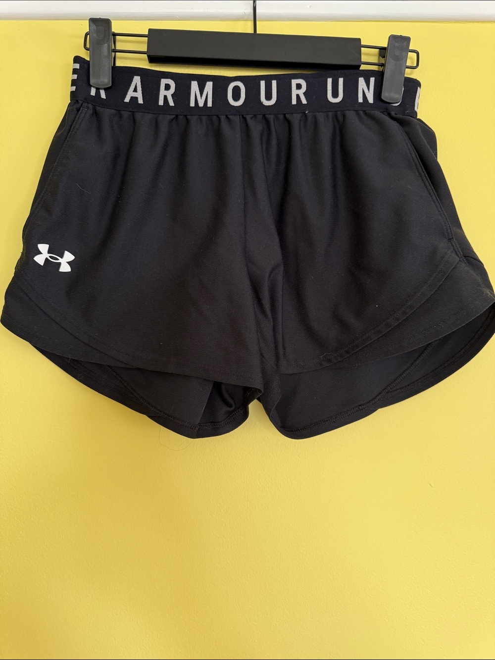 Under Armour Black Women's Athletic Shorts with ARMOURUN Waistband